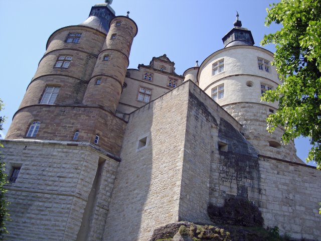 montb-17
